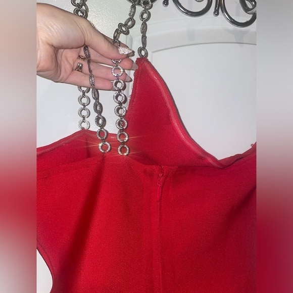 H:ours ALISHA ONE SHOULDER DRESS IN RED Size Medium - Picture 13 of 15